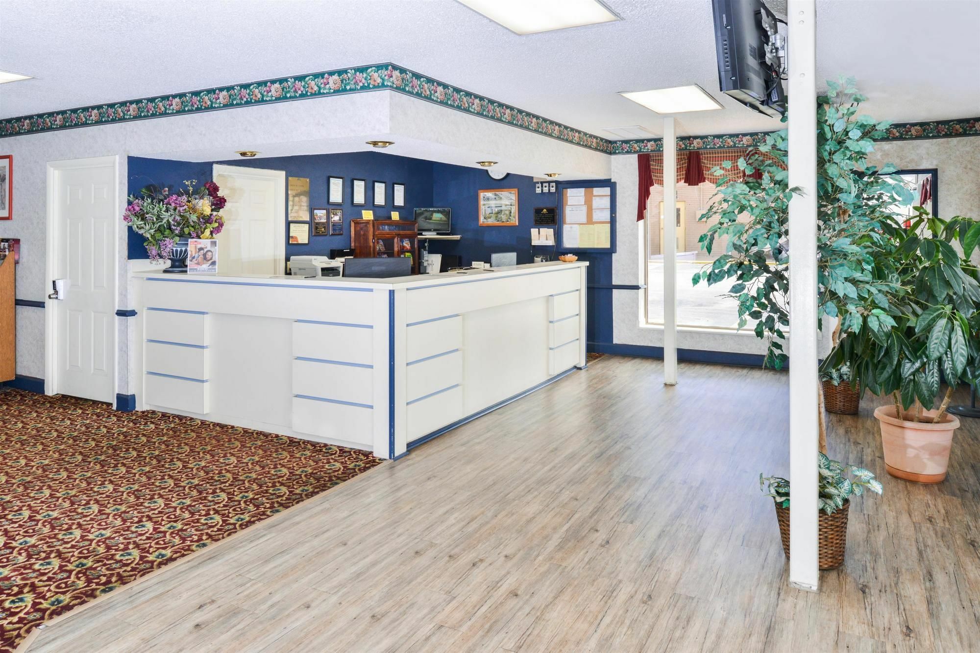 Americas Best Value Inn - Goodlettsville Exterior photo